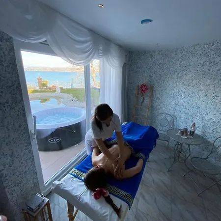 Sunvilla With Hot Tub Appartamento