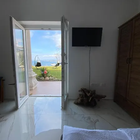 Appartamento Sunvilla With Hot Tub