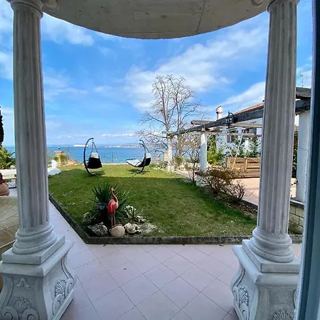 Sunvilla With Hot Tub