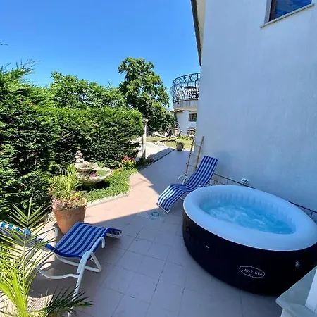 Appartamento Sunvilla With Hot Tub *
