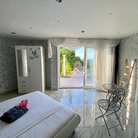 Sunvilla With Hot Tub
