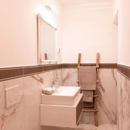 Sunvilla With Hot Tub Capodistria