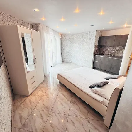 Lejlighed Sunvilla With Hot Tub *