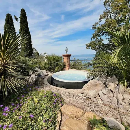 Appartamento Sunvilla With Hot Tub Capodistria
