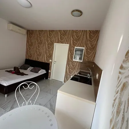 Sunvilla With Hot Tub Apartament *