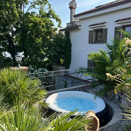 Sunvilla With Hot Tub * Capodistria
