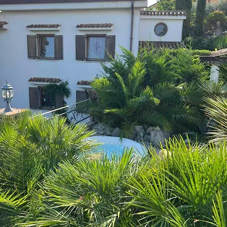 Appartamento Sunvilla With Hot Tub