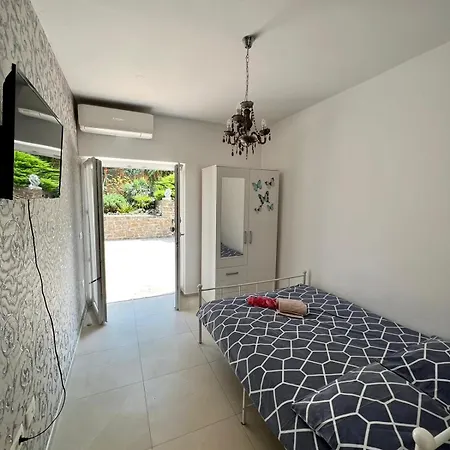 Appartamento Sunvilla With Hot Tub Capodistria