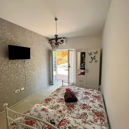 Sunvilla With Hot Tub * Capodistria